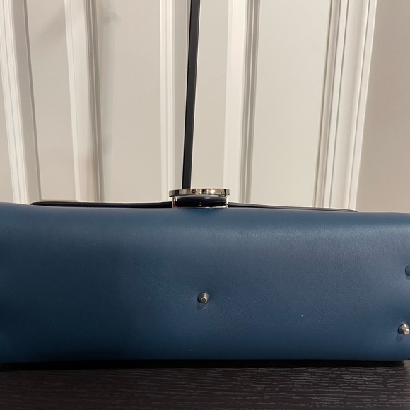 Gucci Dusty Avio Shoulder Bag with Chain - Picture 10 of 14